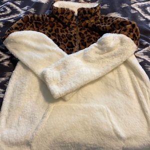 42 Pops Plush Fleece Pullover NWT